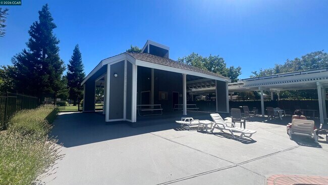 Building Photo - 2828 Royal Ann Ln