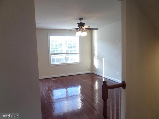 Building Photo - 15998 Greymill Manor Dr