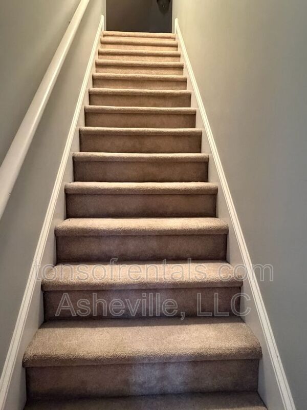 Building Photo - 18 Spelter St