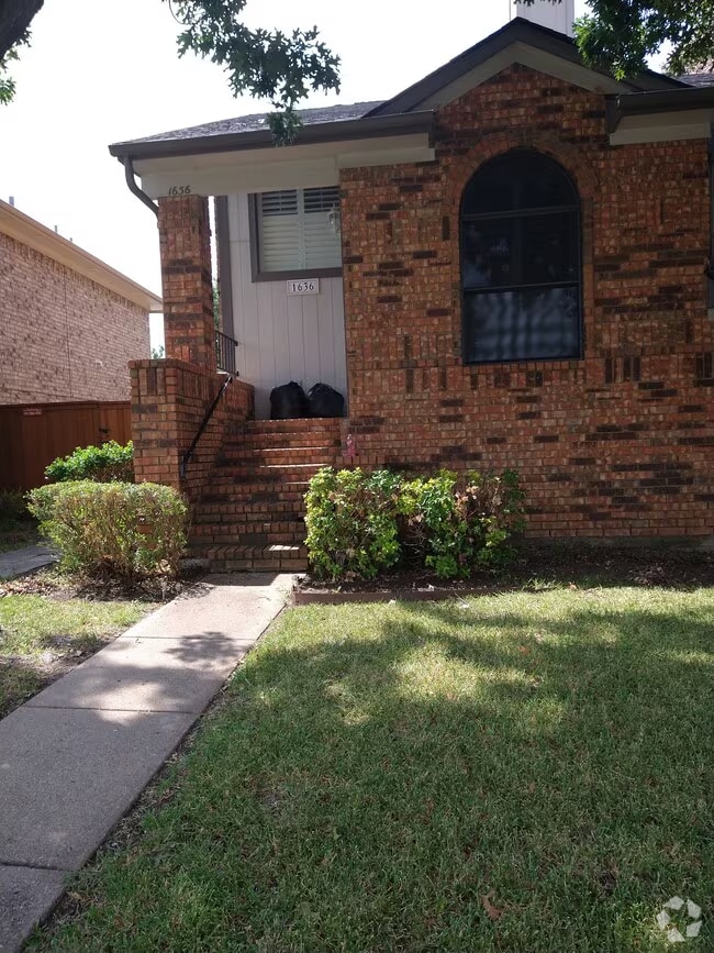 Building Photo - 1636 Kingspoint Dr