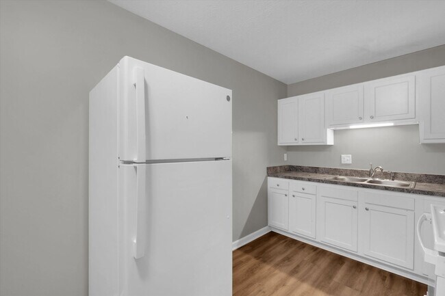 Building Photo - 421 Poplar Level Ct