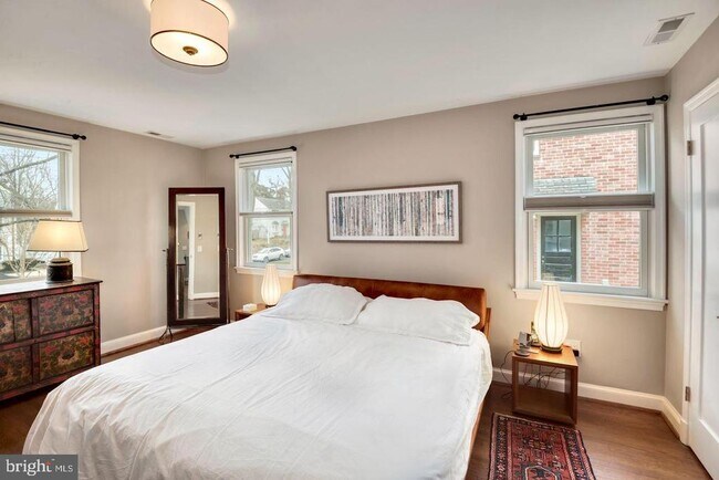 Building Photo - 4708 Yuma St NW