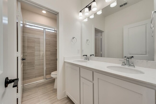 Building Photo - 14011 Bohannon Dr