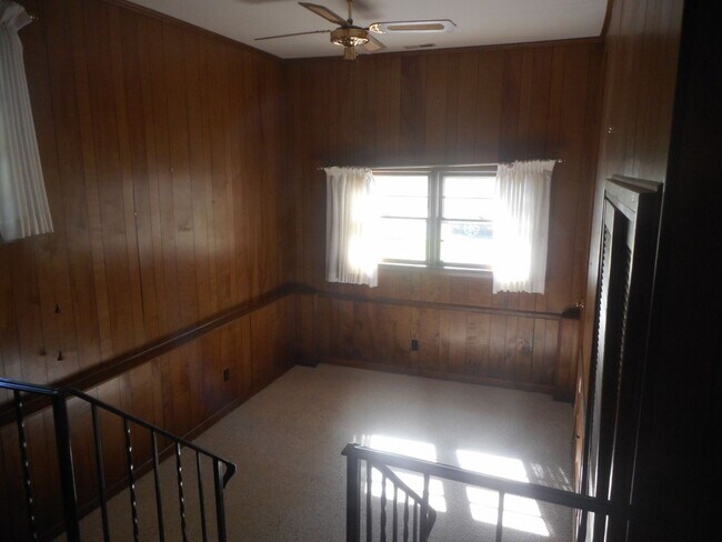 Building Photo - 4 Fairway Ln