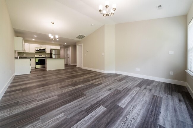 Building Photo - 916 Sparrow Ln