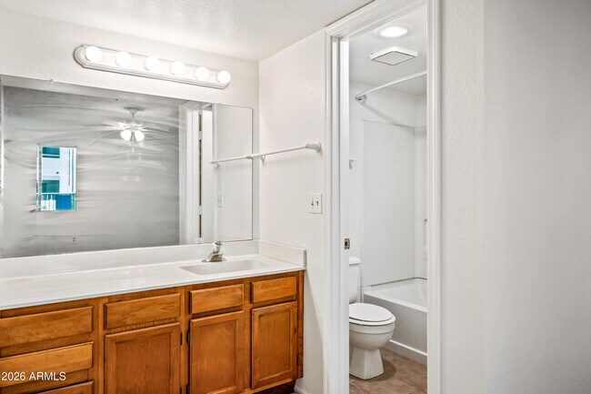 Building Photo - 10610 S 48th St