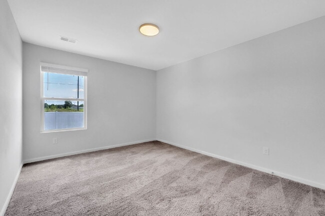 Building Photo - Modern 4-Bedroom Home in Butler Knoll in I...