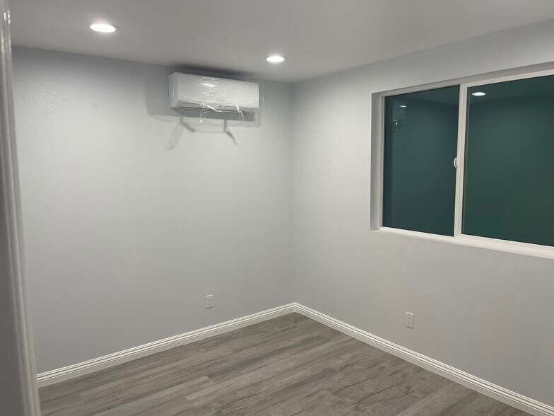 1st bedroom - 1363 Hudspeth St