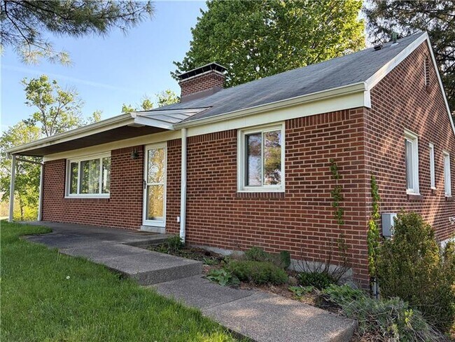 Building Photo - 359 Dorseyville Rd