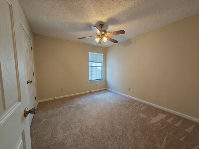 Building Photo - Rent Ready 3 Bedroom 2.5 Bath | South Memphis