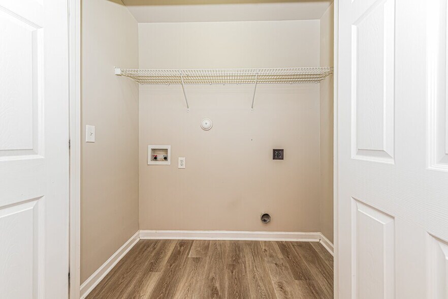 Building Photo - 1549 Pebble Ridge Dr