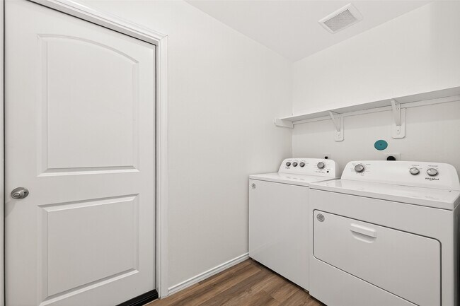 Building Photo - 1710 Legacy Hills Dr