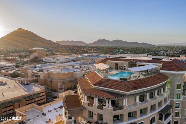 Building Photo - 7175 E Camelback Rd