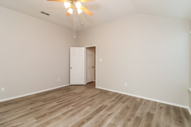 Building Photo - 5728 Imes Ln