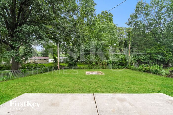 Building Photo - 665 Mark Twain Dr