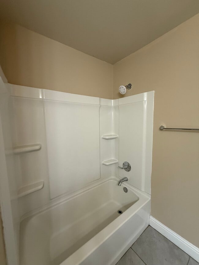 Building Photo - 10307 Valencia Ave