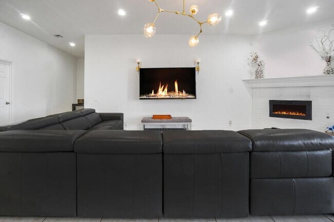 Building Photo - 34620 Via Josefina Dr