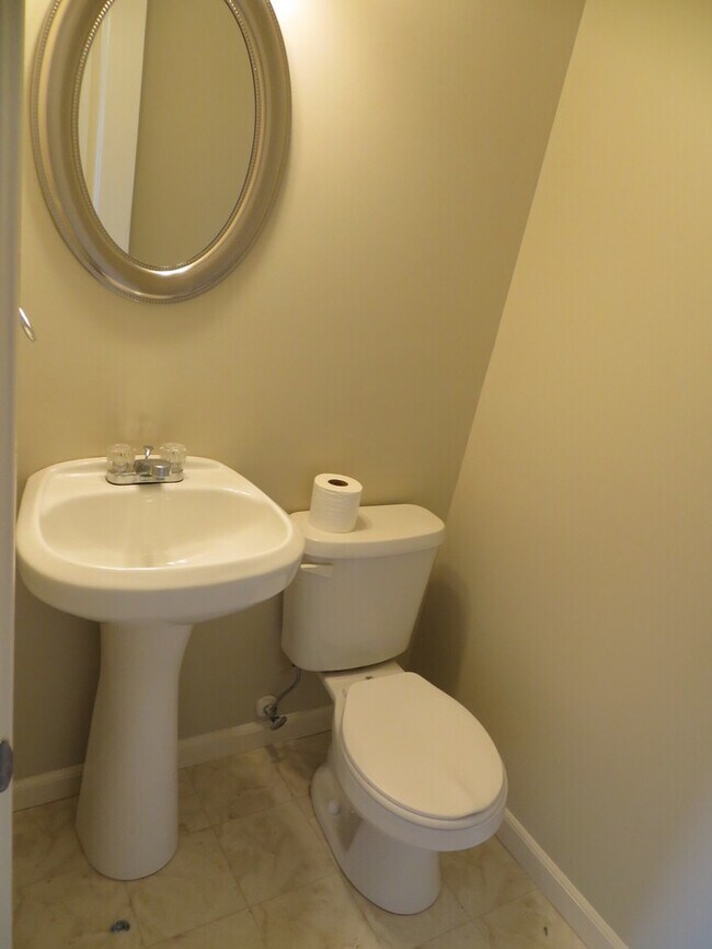 Building Photo - Marvelous Home