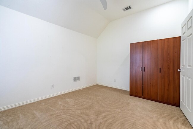 Building Photo - 3604 Blackwood Ct