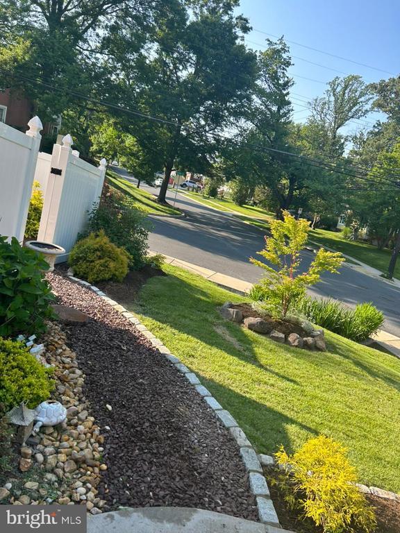 Building Photo - 9006 Linton St