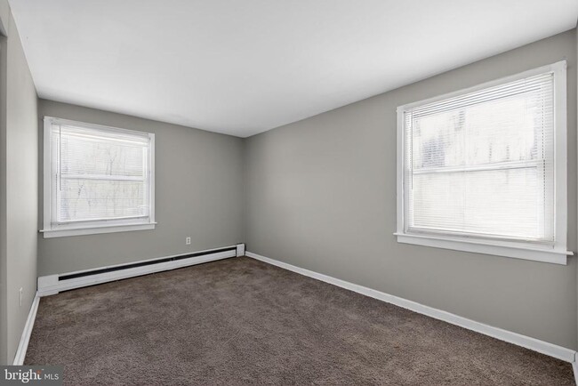 Building Photo - 17 Bonnie Ln