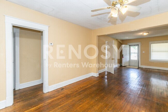 Building Photo - 3 bed 1 bath Home
