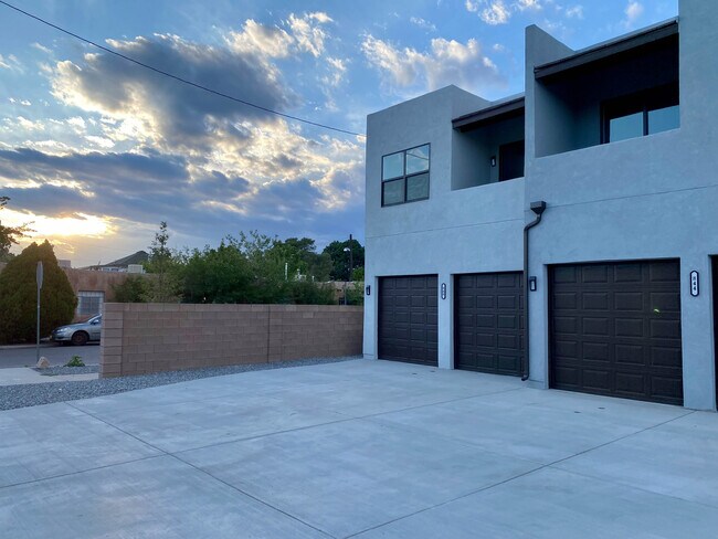 Building Photo - 844 Tijeras Ave NW