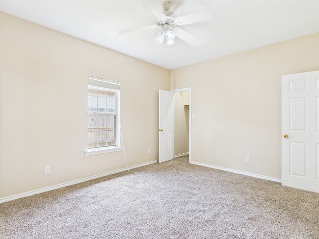 Building Photo - 612 Townplace Dr