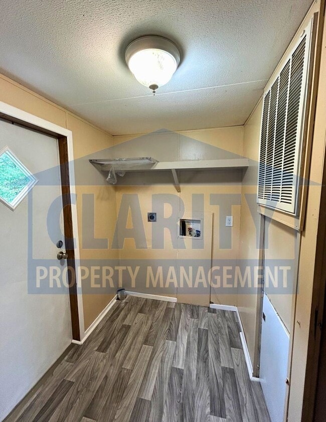 Building Photo - Charming 3-Bedroom with Large Yard