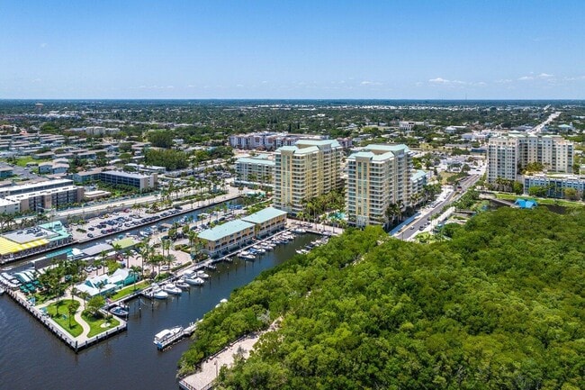 Building Photo - 700 E Boynton Beach Blvd