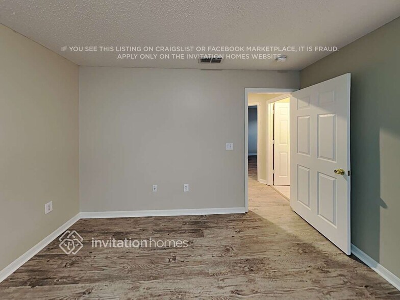 Building Photo - 2426 Ashecroft Dr