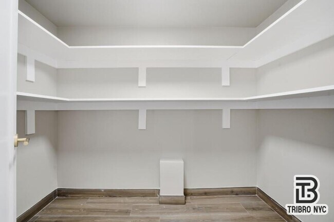 Building Photo - 4 bedroom in BROOKLYN NY 11222