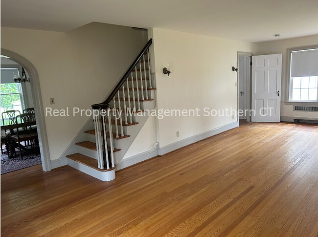 Building Photo - 4 bedroom 1.5 bath Single Family Home for ...