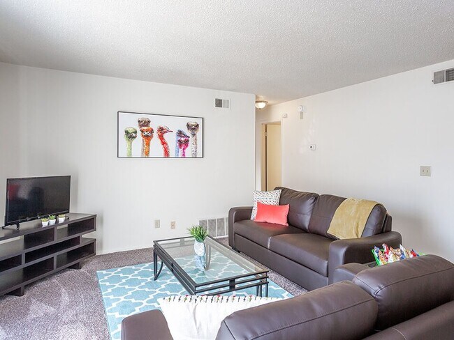 Welcome to Eagle's Pointe! - Eagles Pointe Apartments