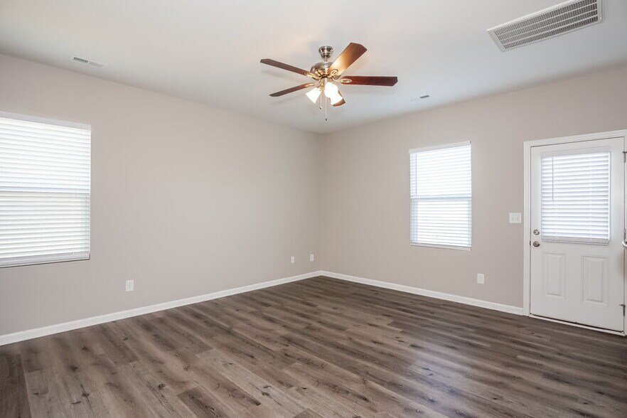 Building Photo - 8617 Balsam Bay Rd