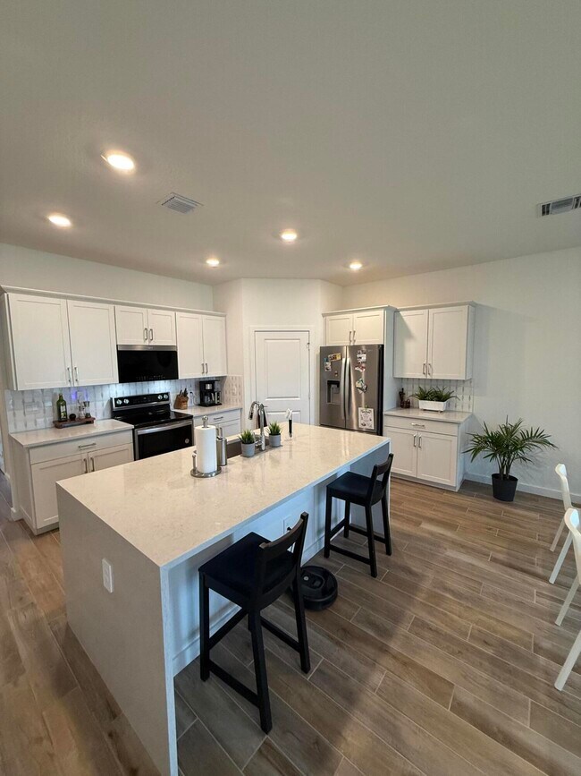 Building Photo - 1653 NE Ocean Dunes Dr