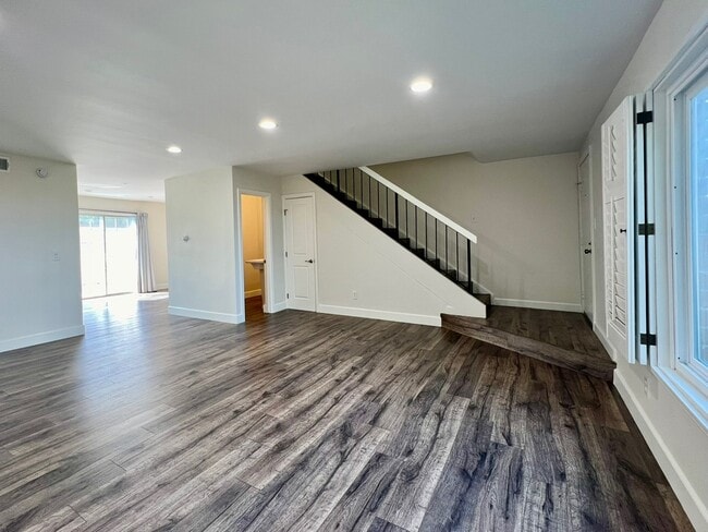 Building Photo - 28604 Friarstone Ct