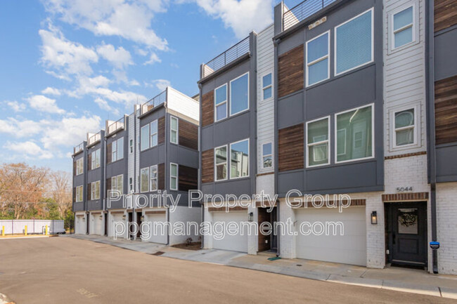 Building Photo - 5048 York Park Ln