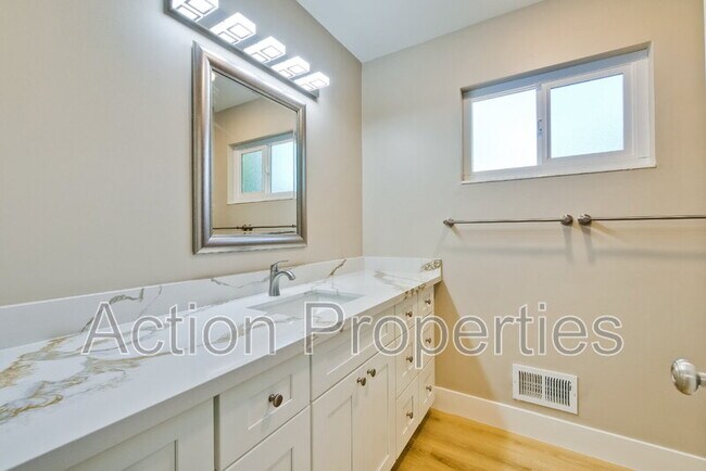 Building Photo - 86 Dalma Dr