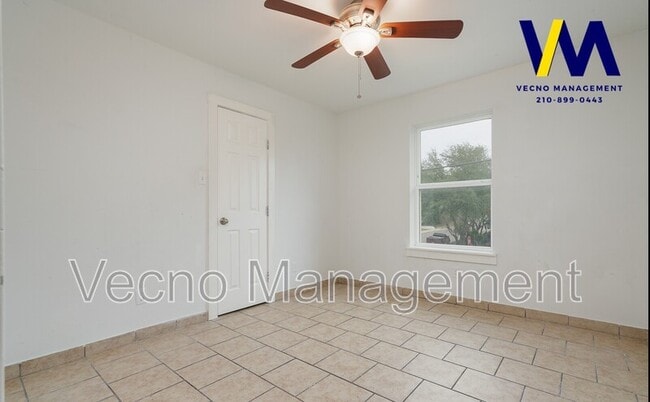 Building Photo - 214 Nopal St