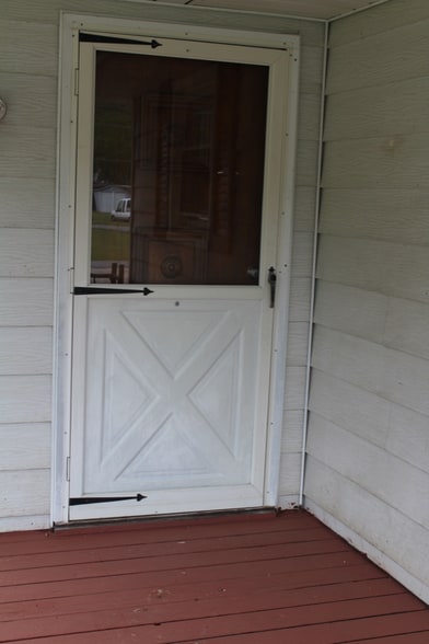 Building Photo - 202 Mountain View Dr