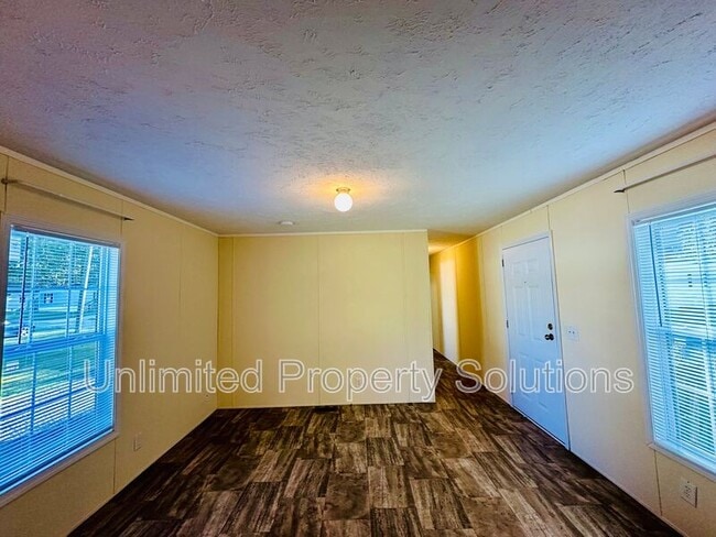 Building Photo - 9765 Old Mill Rd