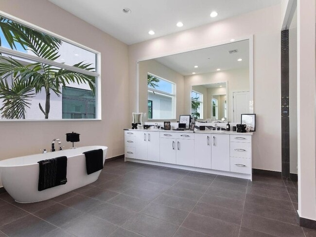 Building Photo - 9124 Coral Isles Cir