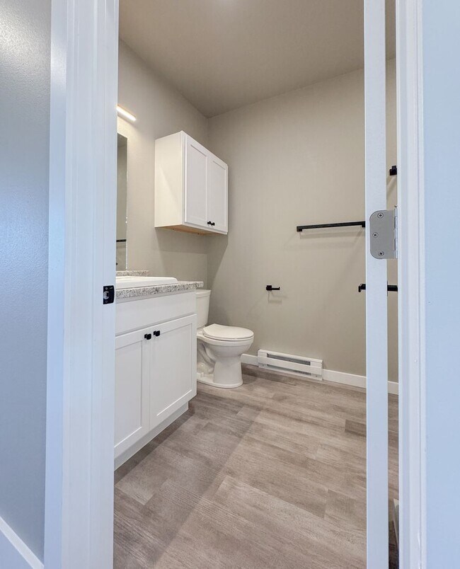 Building Photo - Pet Friendly 2 bed/ 2 bath unit at Soldier...