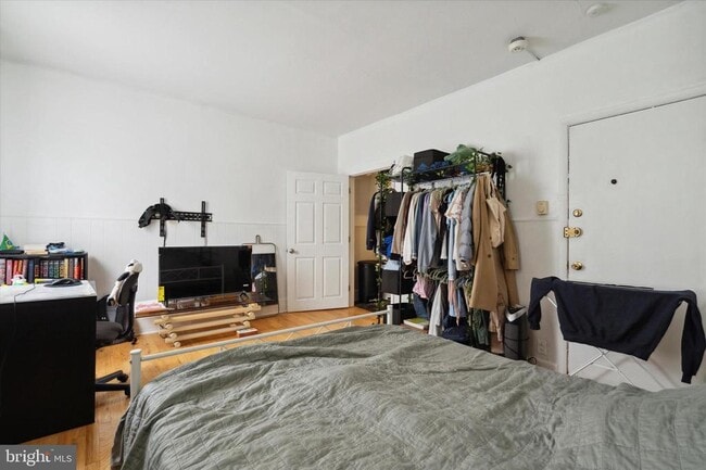 Building Photo - 3215 Hamilton St