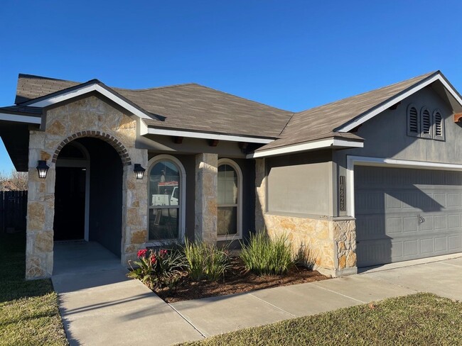 Primary Photo - Nice, Pretty House in China Spring ISD