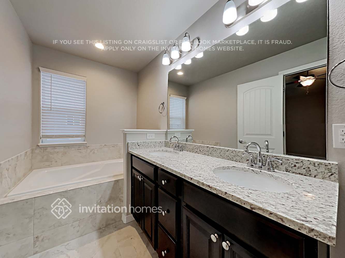 Building Photo - 10864 Nolin Dr