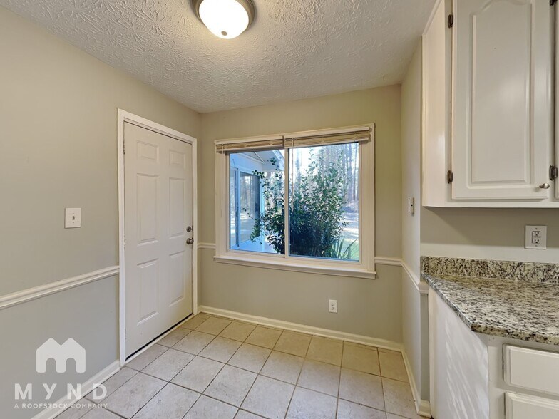 Building Photo - 141 McElroy Rd