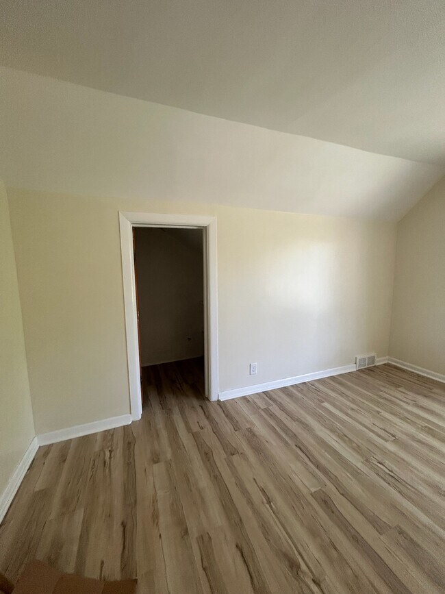 Building Photo - 1619 Court St