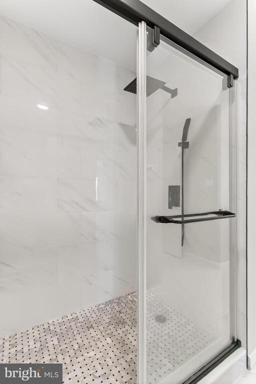 Building Photo - 2410 Dakota Lakes Dr